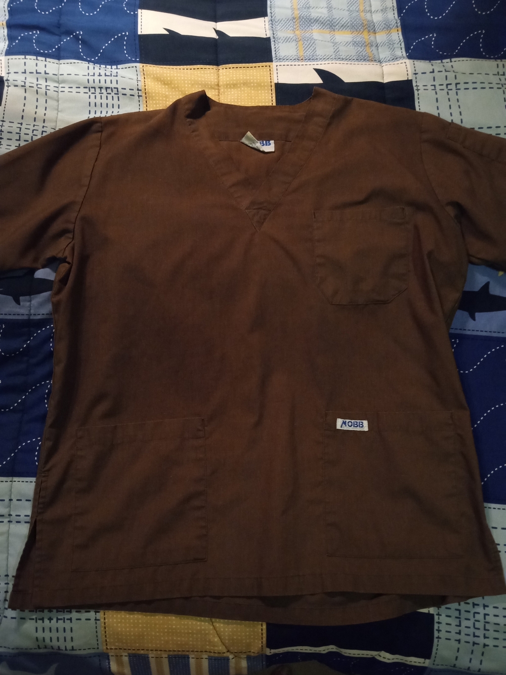 Men's Short Sleeve V-Neck Scrub Top in Brown